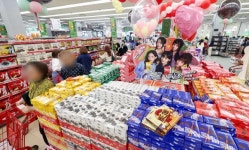 빼빼로데이 앞둔 롯데웰푸드, 13cm 빼빼로로 매출 1조 사활 건다