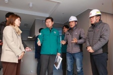 이상일 용인시장 경남아너스빌 하자 완벽하게 보수하도록 할 것