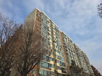 [르포] 분담금 더 늘어 비상…기부채납에 몸살 앓는 압구정3구역·신반포7차 가보니