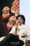 [포토] 맘스터치와 협업하는 에드워드 리 셰프