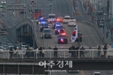 [포토] 윤석열 대통령, 52일만에 관저로 복귀