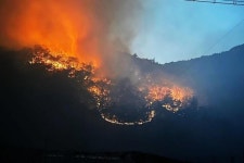 [속보] 안동시 산불, 시내 방면으로 확산
