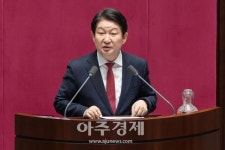 [포토] 토론하는 권영진 국민의힘 의원