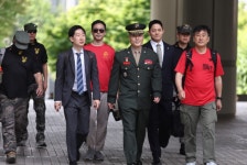 박정훈 전 대령 재판부, 공소장 변경 허가...이종섭에 항명 추가