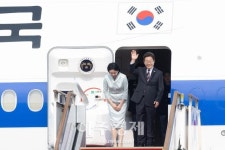 [포토] 이재명 대통령, G7 참석차 출국‥ 