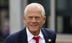 트럼프 책사 인도, 푸틴 우크라이나 살상 위한 자금세탁소 돼