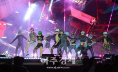 [포토] 축하무대 선보이는 앰비규어스댄스컴퍼니