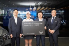 HS효성더클래스, 프로골퍼 김재희 후원 협약·차량 전달