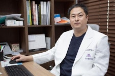 미라벨 의원 이상수 원장, 에이바이오머티리얼즈와 맞손… 엑소좀 기반 정밀 피부 시술 연구 선도