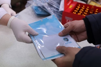의협 “면 마스크 사용·마스크 재사용 권고 안 해”…정부 권고와 엇갈려