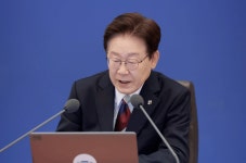 “투표 못 한 나라라니” 이재명 대통령, 선관위 규탄 청년들에 “존경”