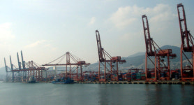 부산항 컨 물동량, 6개월 연속 감소세