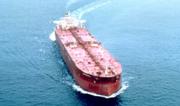 바다 위 ´원유창고´ 반토막, 석유시장 침체 탓