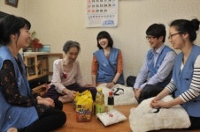 포스코건설, ‘카네이션 달아드리기’ 행사 진행