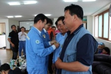 포항제철소, 125개 자매마을에 ´감사 키트´ 전달