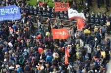 현대차 하청노조, 직업 활동가 ‘무조건 정규직 타령’이 망친다
