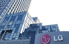 LG전자, 3Q 영업익 1년새 2배↑…휴대폰이 살렸다(종합)