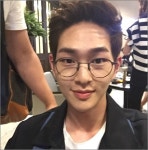 샤이니 온유, 동그란 안경 끼고 훈훈한 셀카 찰칵…허허~