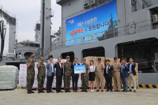 세븐일레븐,  해군순항훈련 후원 물품 전달
