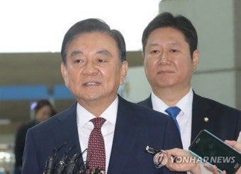 홍석현 대미 특사, 미국 출국…내달 정상회담 조율