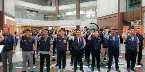 CEO 잡는 금융노조…자유 vs 구태 논란