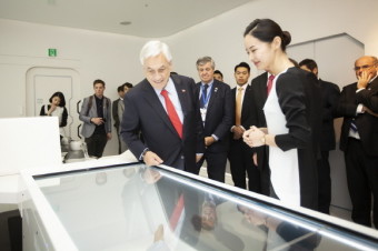 피녜라 칠레 대통령, SKT ICT 체험관 '티움' 방문
