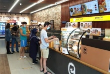 거침없는 이마트24, 말레이시아서 떡볶이·삼각김밥 판다