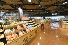 몰(Mall)로 변신한 대형마트…홈플러스 메가푸드마켓 아시아드점 리뉴얼