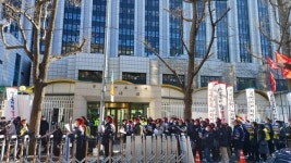 대정부투쟁 본격화한 산은 노조, 정치권도 동참