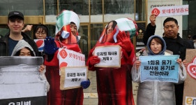 “소스병도 재활용” 시민단체 요구에 롯데칠성 난처