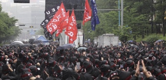 삼성전자 노조 총파업 돌입…사측 “생산차질 없도록 준비”