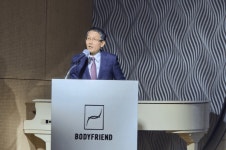 [현장] 바디프랜드표 파격…안마의자 이미지 깨고 마사지가구로