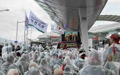 인천공항 자회사 노동자 파업 10일째…노사 첫 교섭 시도