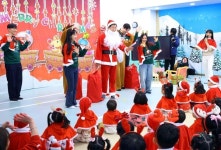 산타로 변신한 이상균 부회장…HD현대중공업 직장어린이집 방문