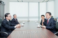 위철환 변협회장 본사 내방