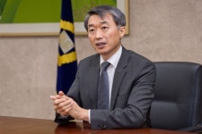 [인터뷰] 정창호 ICC 재판관, 10년 정도 경력 쌓고 능력 인정 받으면…