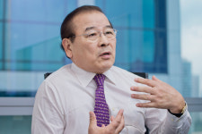 [법조라운지] ‘야생화를 사랑하는 보디빌더’ 이철 동인 대표변호사