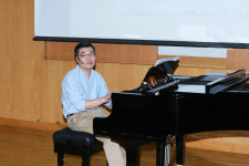 피아노치며… 재미난 사례 들며… 짧고 쉽게…