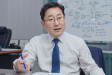 박범계 검·경, 대등한 수사주체로… 수사권 조정 법안 발의