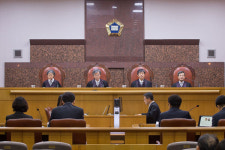 규칙·디자인 유사 vs 창작성 인정 안돼