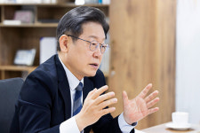[법조인 대선후보에게 듣는다] 더불어민주당 이재명 “사법개혁·검찰개혁 계속 추진… 국민신뢰 회복”