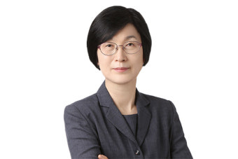 (단독) 이정미 前 헌법재판관, '공수처 1호 기소' 김형준 前 부장검사 변호 맡아