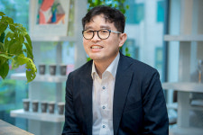 김동현 수원지법 판사, “시각장애는 마음의 눈으로 세상을 살피라는 계시”