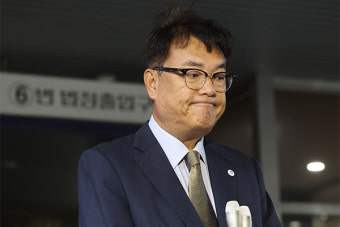 [판결] ‘노무현 부부 명예훼손’ 정진석 의원 징역형 논란