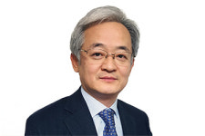 옥수수밭 옆 목장