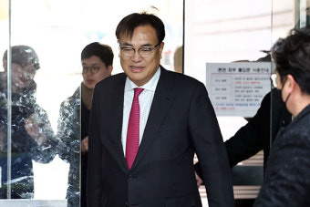 '노무현 부부 명예훼손' 정진석 의원 측, 2심 첫 재판서 