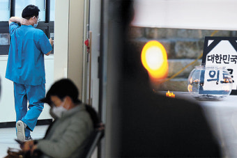 ‘의대생 증원 반대’ 전공의 집단사직, 4가지 법적 쟁점은…