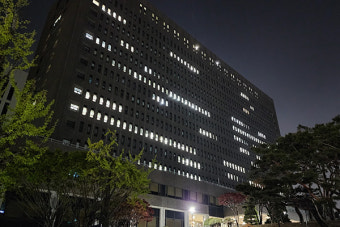 거대 야당, 특검법 압박… 檢, 김건희 여사 소환 고심