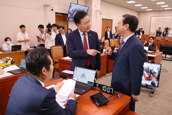 원구성 후 첫 법사위, 방송3법·방통위법 통과…野 강행 처리
