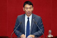 김용민 민주당 의원, 판사임용 법조경력 5년으로 단축 법원조직법 일부개정안 발의